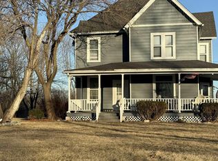 714 S 4th St, Chariton, IA 50049