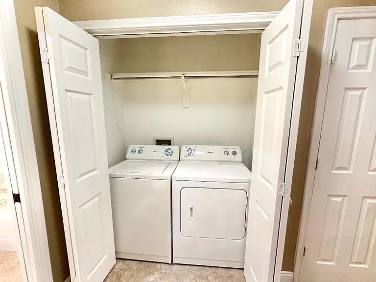 2308 W Hickory St — Photo 13
