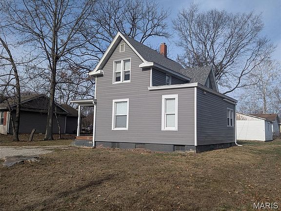 3rd image of 1011 E Main St