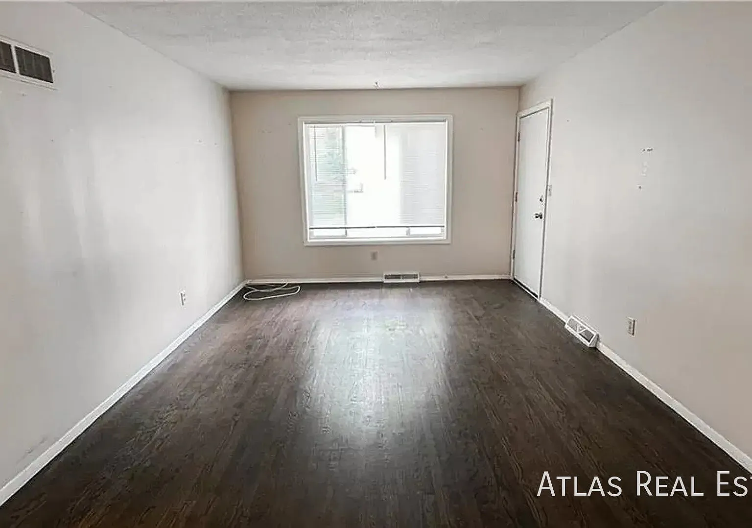 Raytown apartment ready for move in! — Photo 2