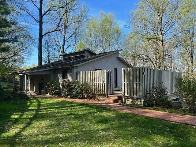 1st image of 312 Robin Rd