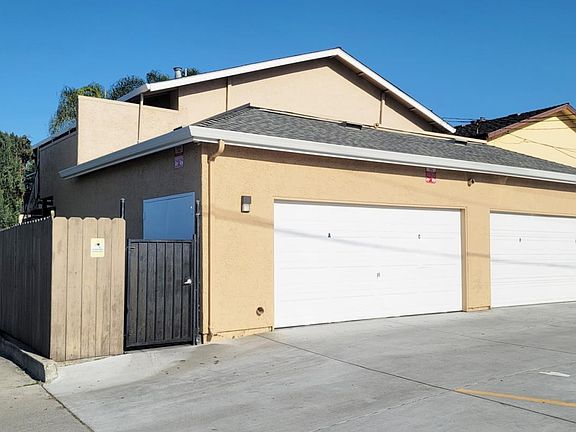 3rd image of 5601 Hoffman Ct