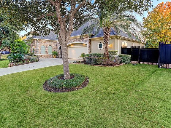 3rd image of 11427 Legend Manor Dr