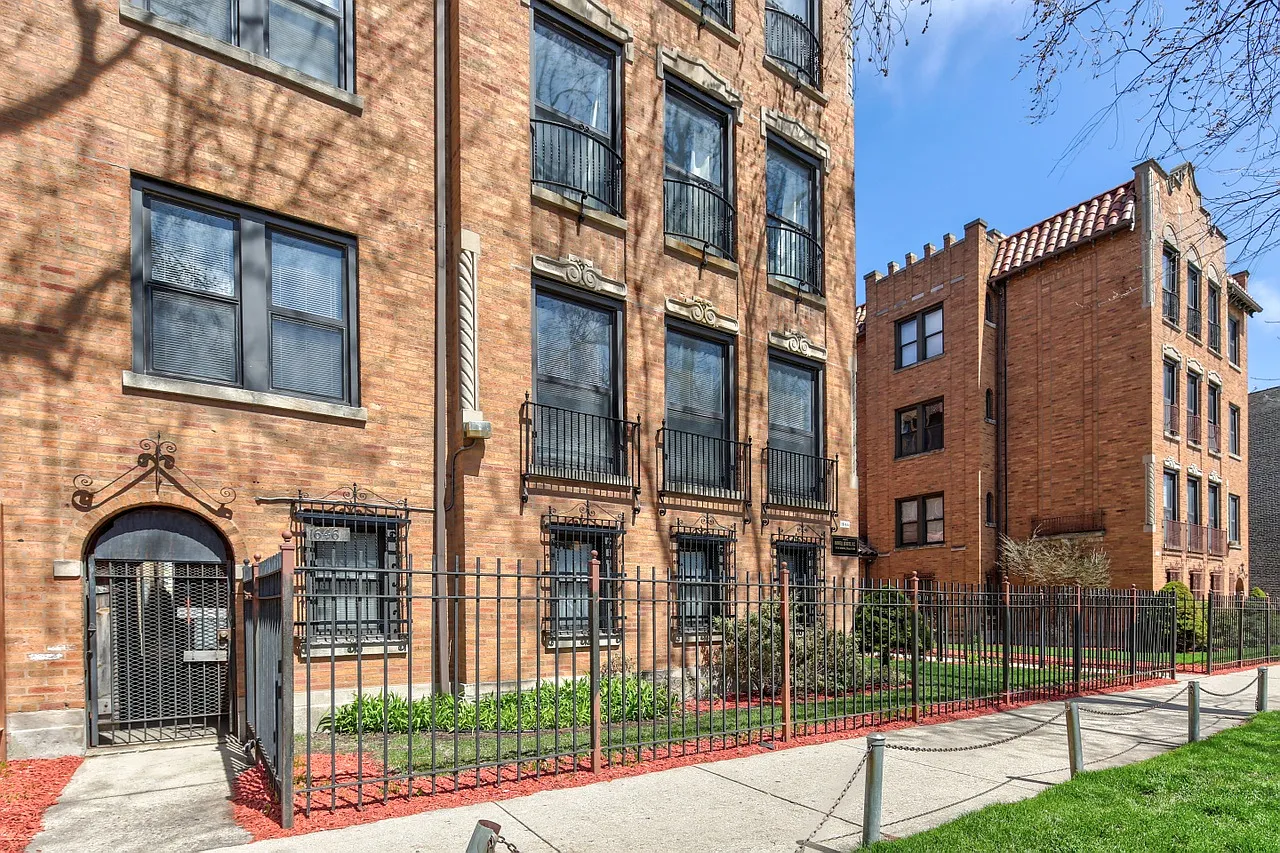 Farwell Apartments — Photo 3