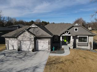 18208 Trailridge Rd, Omaha, NE 68135