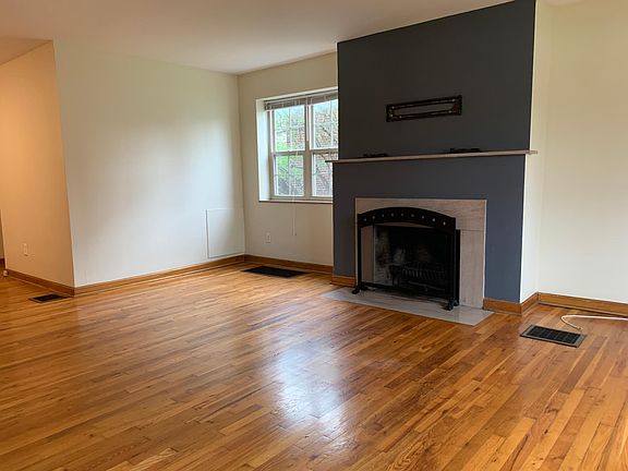 4th image of 1323 W 7th Ave #A