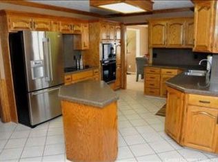 15604 Hickory St, Omaha, NE 68130