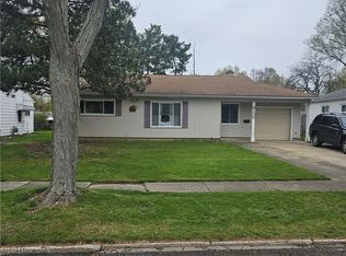 9136 Lynnhaven Rd, Parma Heights, OH 44130