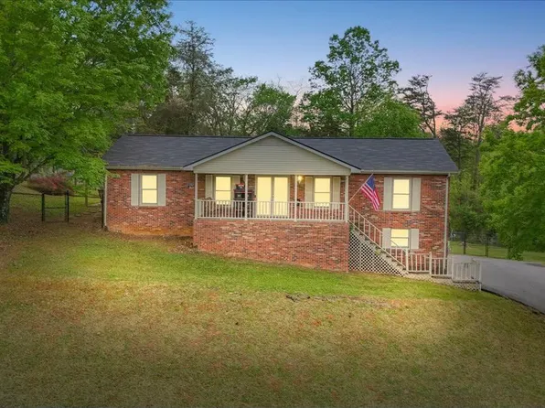 393 Huckleberry Rd, Bluff City, TN 37618