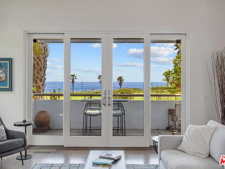 1312 Shoreline Dr — Photo 5