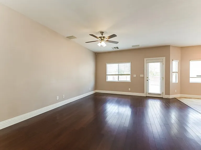 1748 Crow Creek Ave — Photo 6