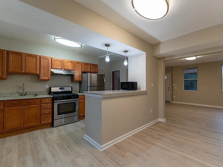 3220 Lyndale Ave — Photo 2