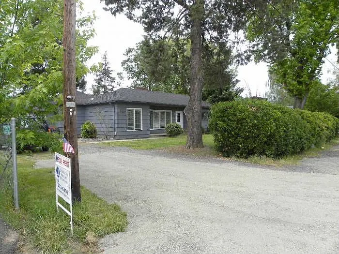 2005 Sunset Dr photo 1