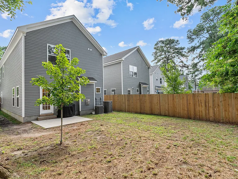 115 Thalia Rd — Photo 32