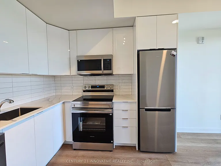 33 Erie Ave #702 — Photo 6