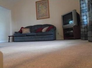 13932 S Cottonwood Dr, Olathe, KS 66062