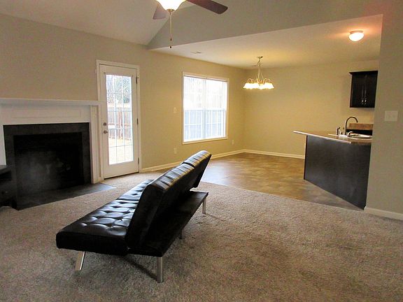 5th image of 944 Cindy Jo Ct