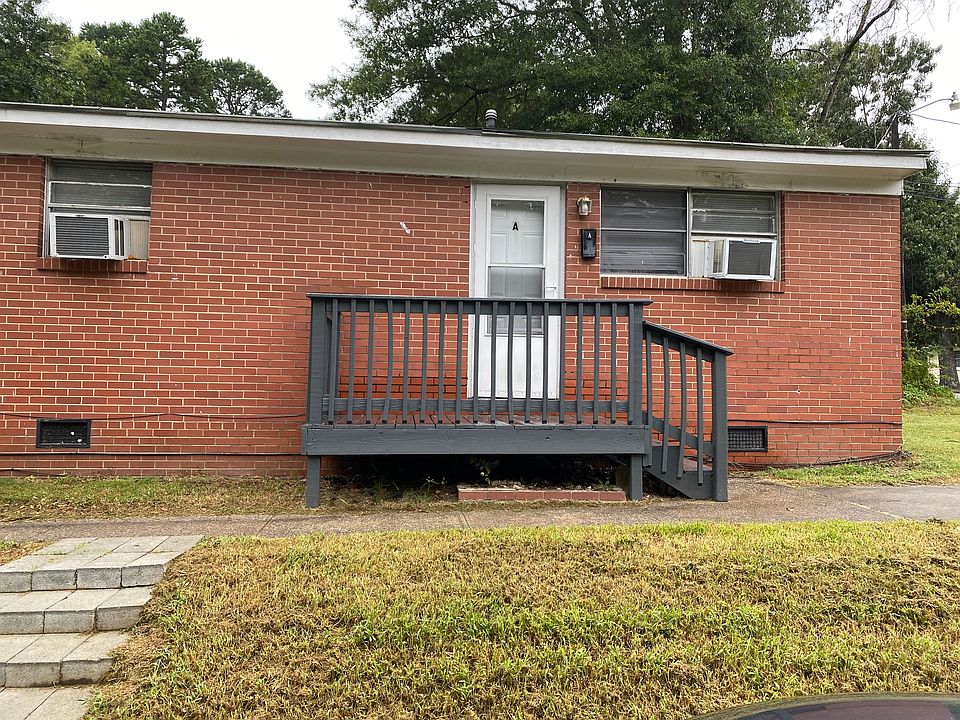 Front of apartment_09152020