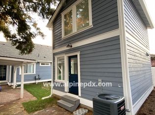 10625 SE Harold St #B, Portland, OR