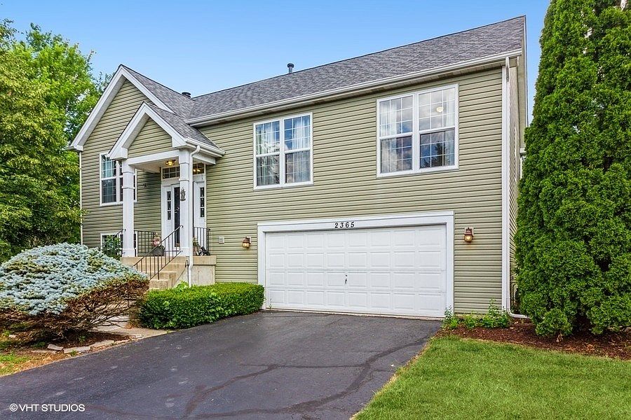 1st image of 2365 Applewood Ln