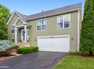 2365 Applewood Ln, Woodstock, IL 60098