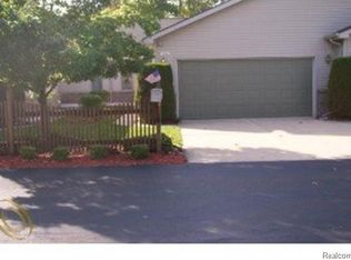 19080 Otto Ct, New Boston, MI 48164