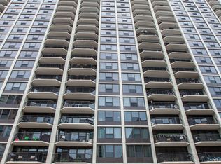 1560 N Sandburg Ter APT 401J, Chicago, IL 60610