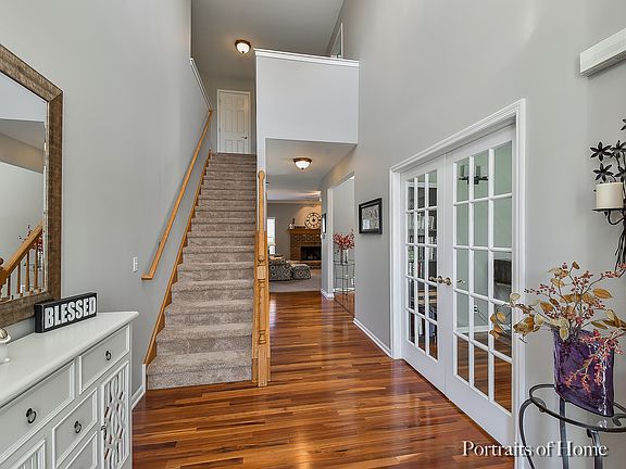 3rd image of 39W122 Shannon Sq