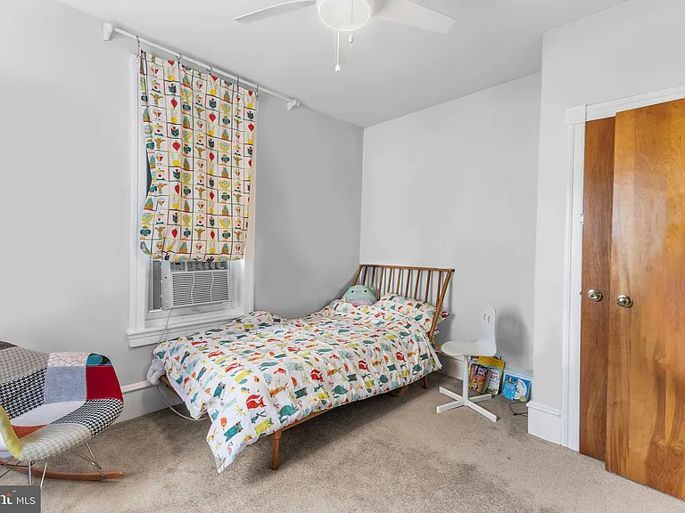 1513 E Moyamensing Ave — Photo 17