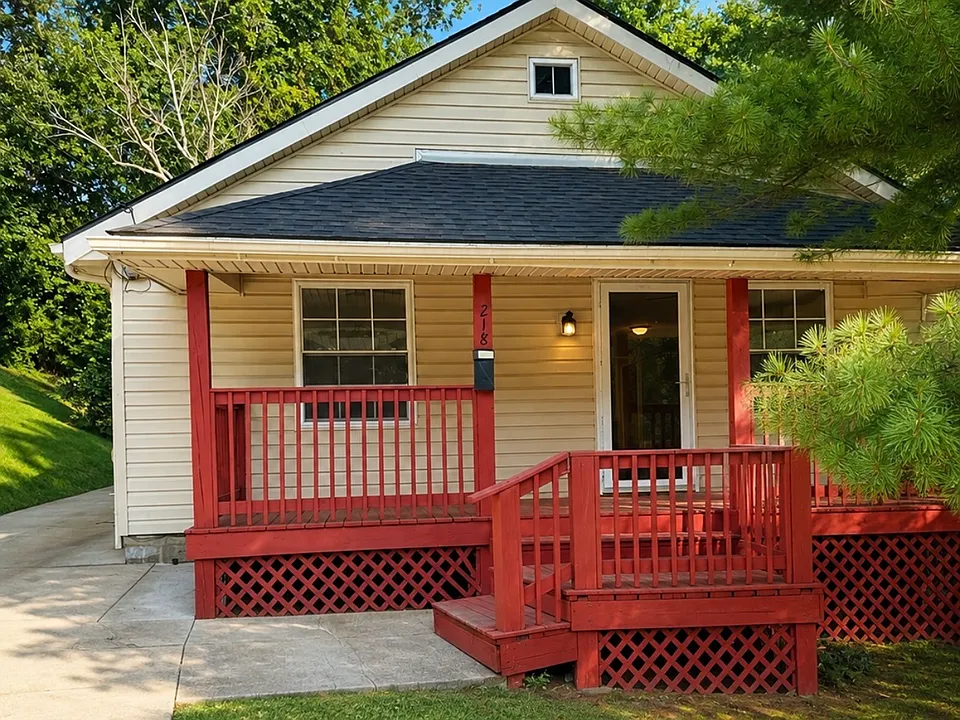 218 Glass Ave