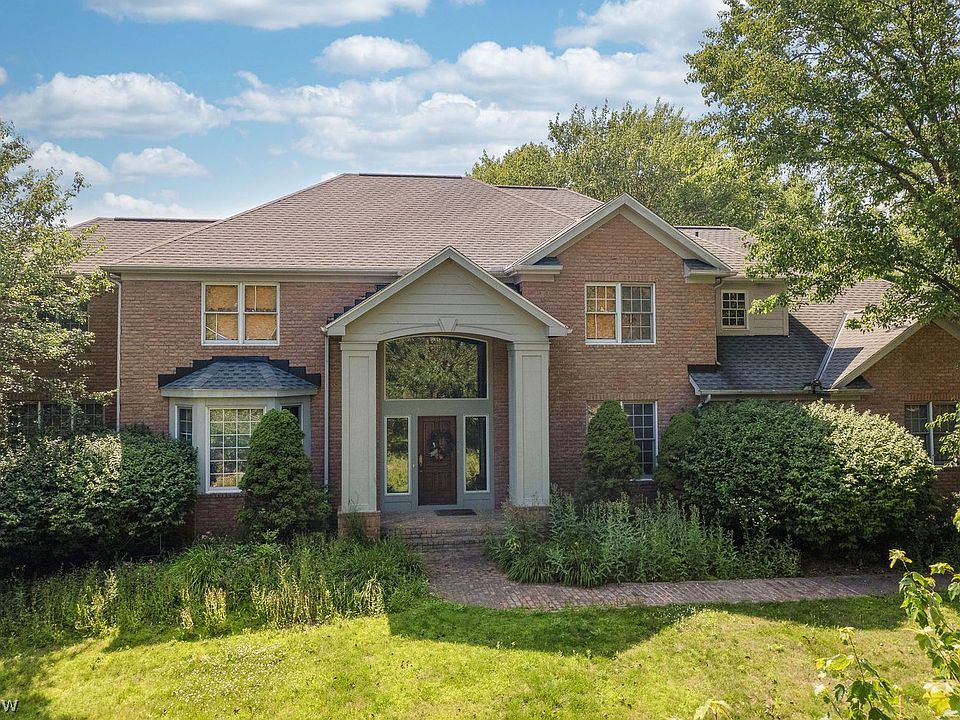 1st image of 30680 Stillwater Ln