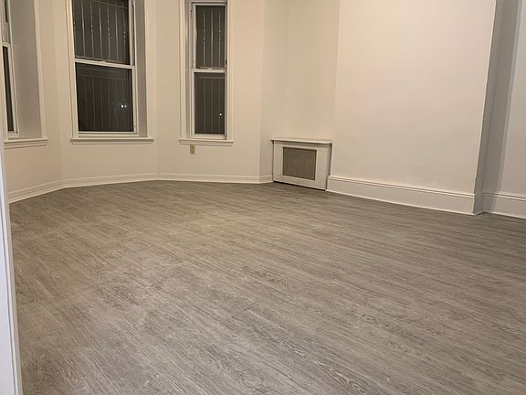 3rd image of 12312 Hillside Ave Floor 1