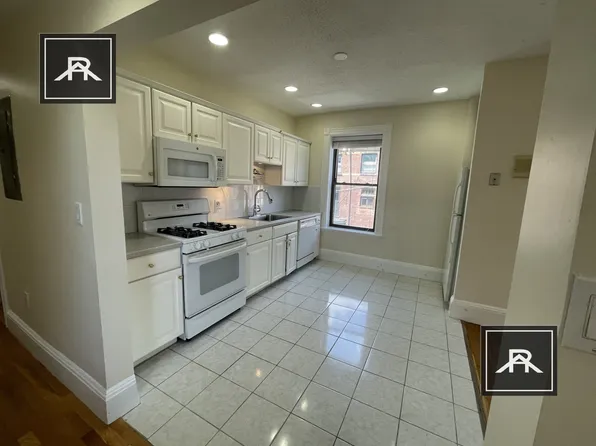 14 Dean Rd #3-A, Brookline, MA 02445