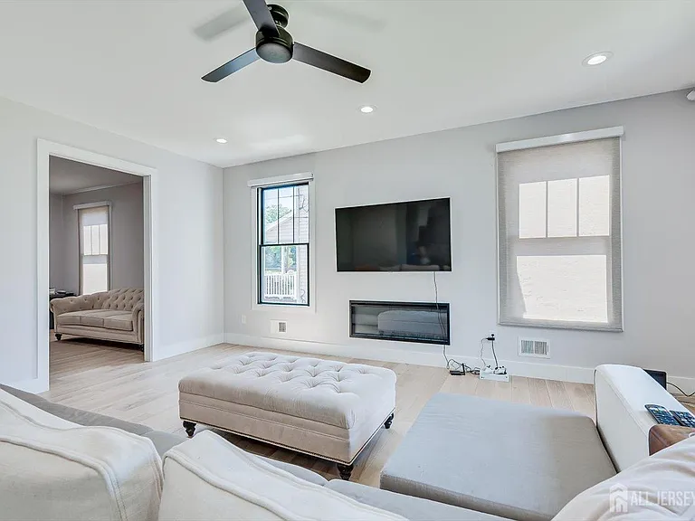 145 Center St — Photo 9