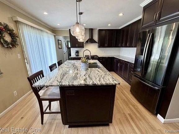 3rd image of 1115 Torpey Dr