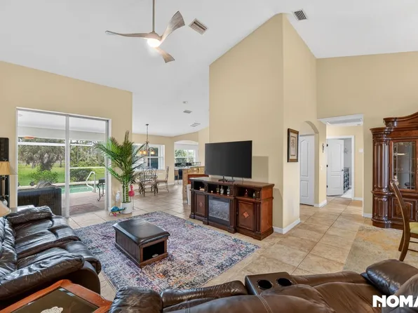 289 W Pine Valley Ln, Rotonda West, FL 33947