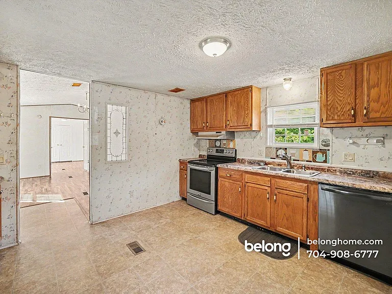 857 Stony Point Rd — Photo 13