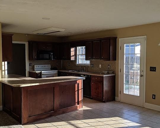 2nd image of 534 Lee Road 206