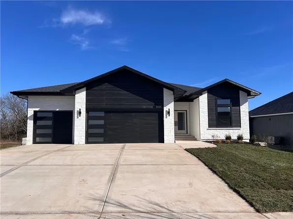 16325 Spring Valley St, Gardner, KS 66030