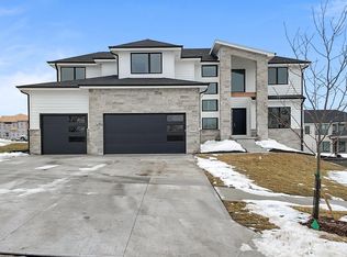 2747 Big Elk Pkwy, Elkhorn, NE 68022