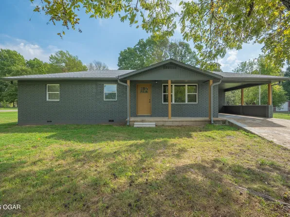 33 Yocom Dr, Anderson, MO 64831