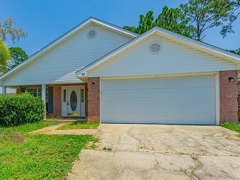 713 Marsh Harbor Dr — Photo 1