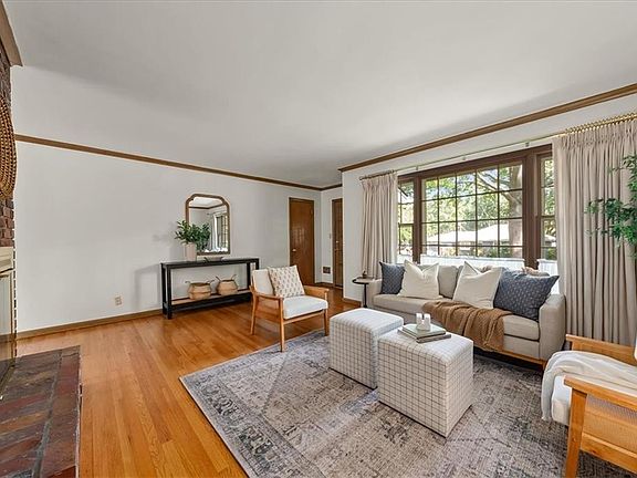 4th image of 5615 W 78th Ter