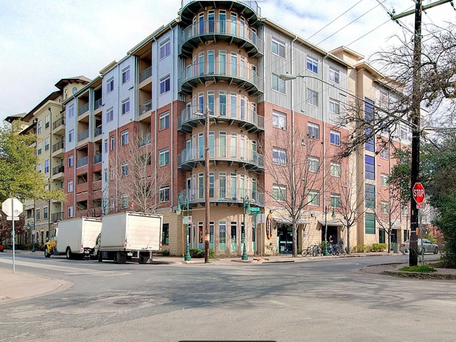 3 bed, 1675 sqft, $3,400 — Photo 1