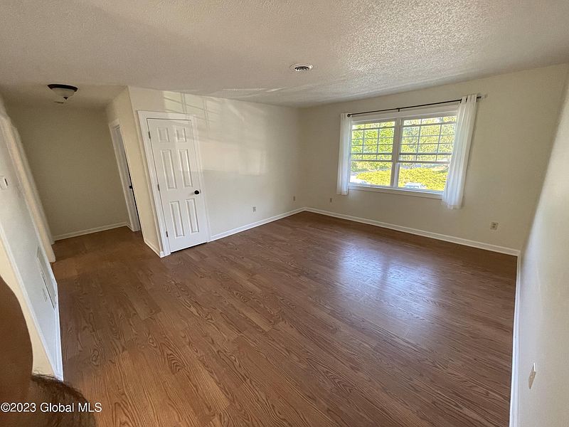 2nd image of 25A Pine Lane APT 7