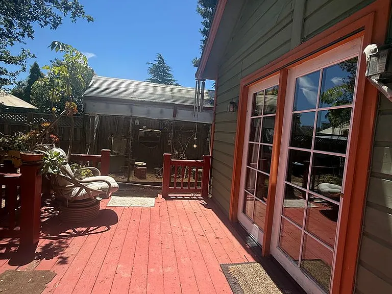 1472 Chanticleer Ave — Photo 14
