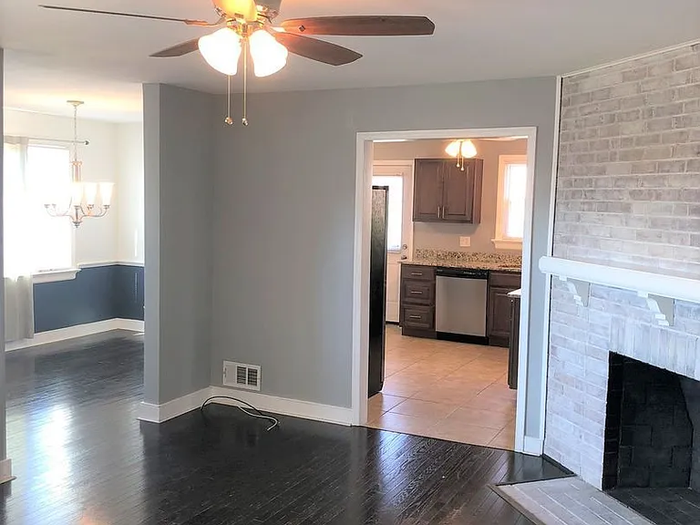 1406 Little John Rd — Photo 11