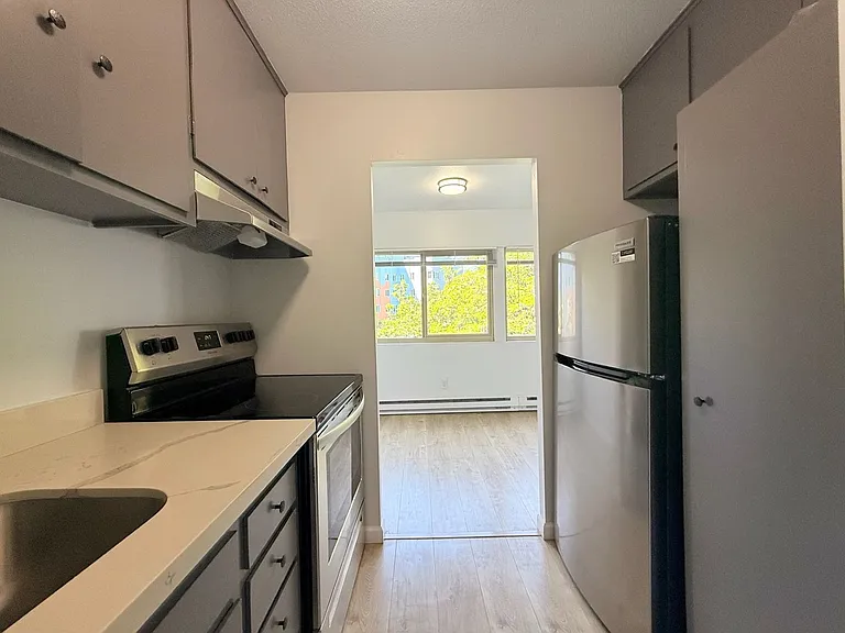The Willis Apartments — Photo 24