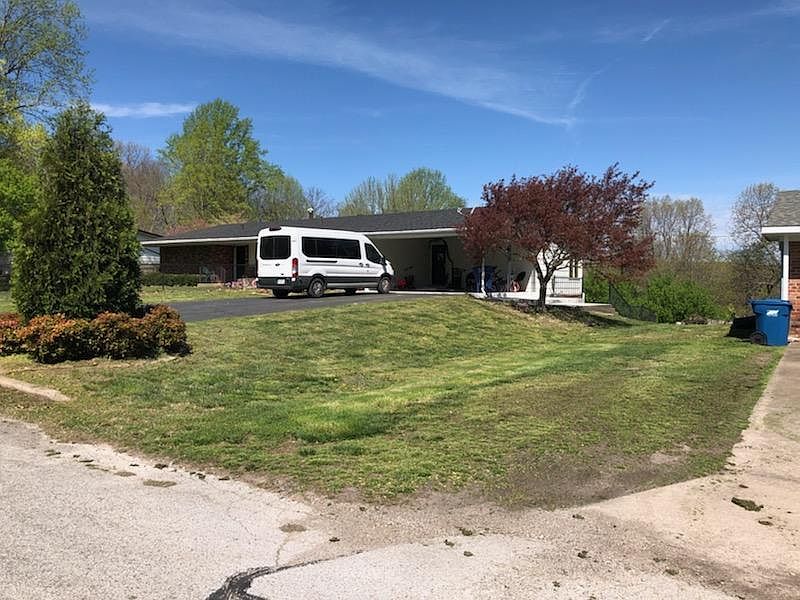 2nd image of 124 Sunset Heights Rd