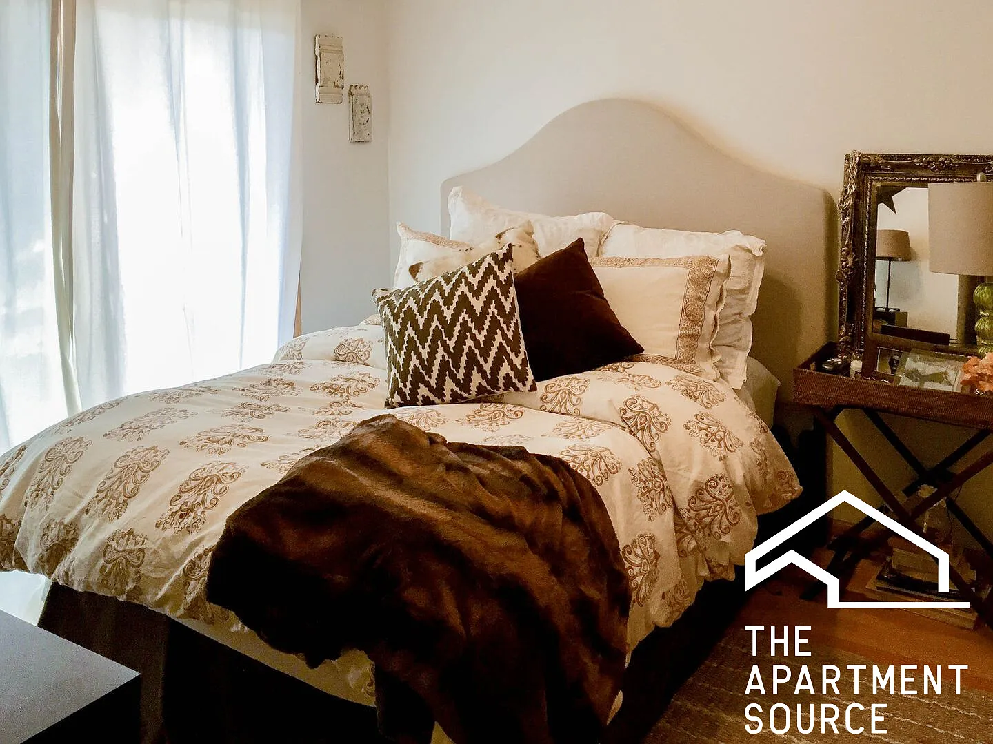3 bed, 1350 sqft, $5,200 — Photo 3
